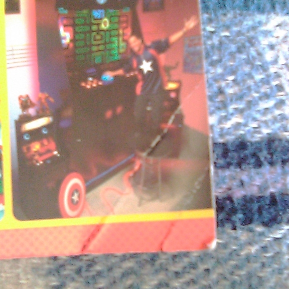 Guinness World Records Book - Picture 4 of 5